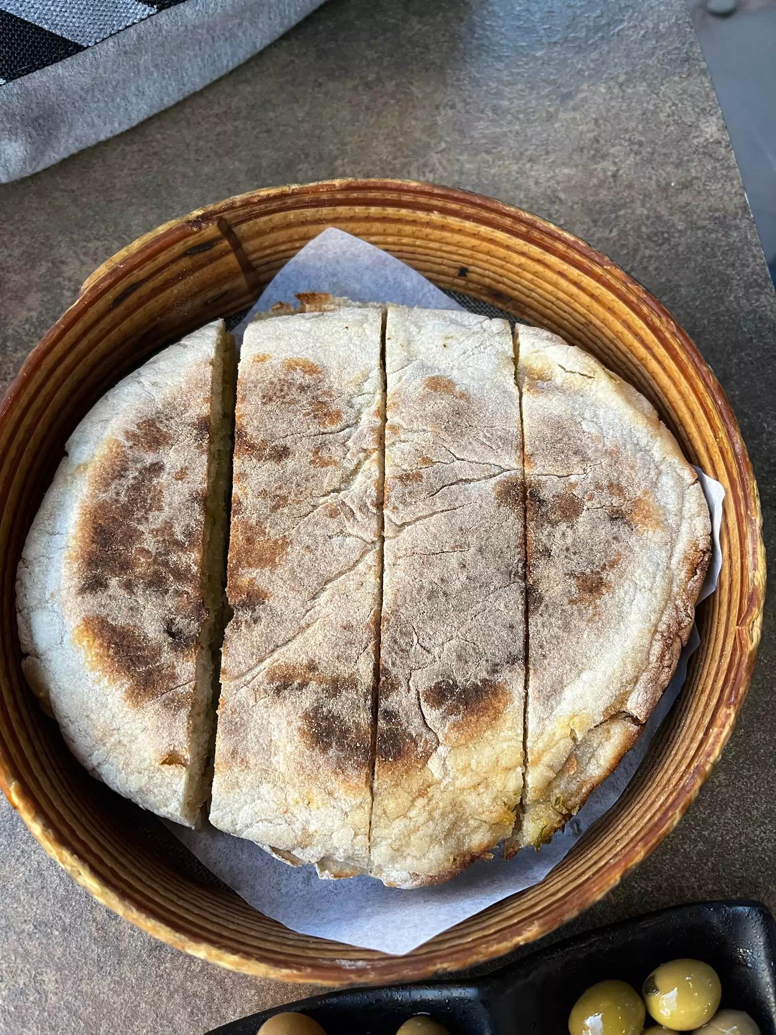 Bolo de Caco de la Gruta Cafe-Restaurante