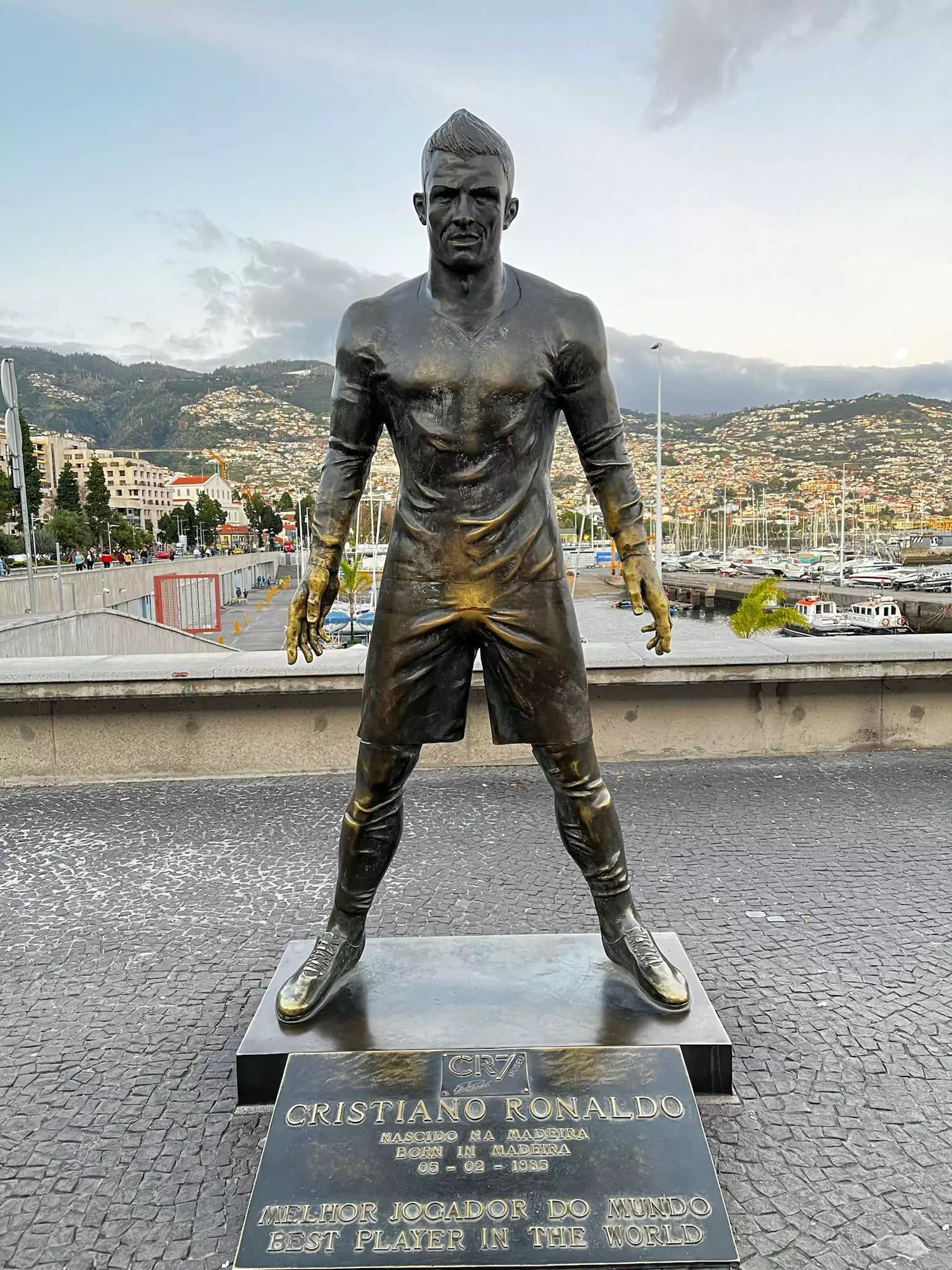 Statuie Cristiano Ronaldo din port Funchal