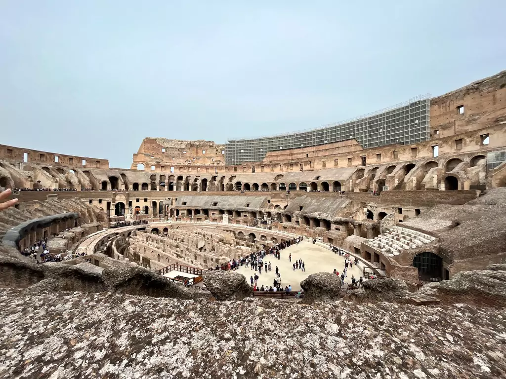 Interiorul Colosseumului